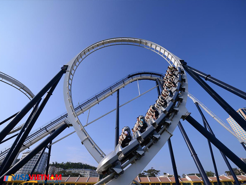 Very high speed roller coaster