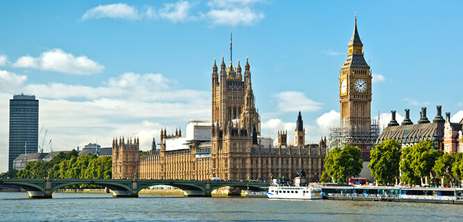 英国政府正在考虑从6月底开始开放旅游走廊