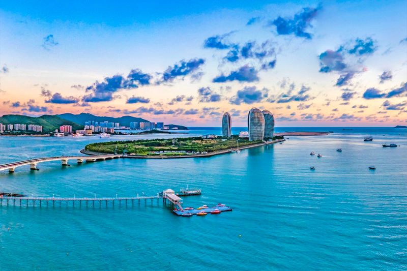 Điều Gì Khiến Đảo Hải Nam Trở Thành Thiên Đường Nghỉ Dưỡng Nổi Tiếng?