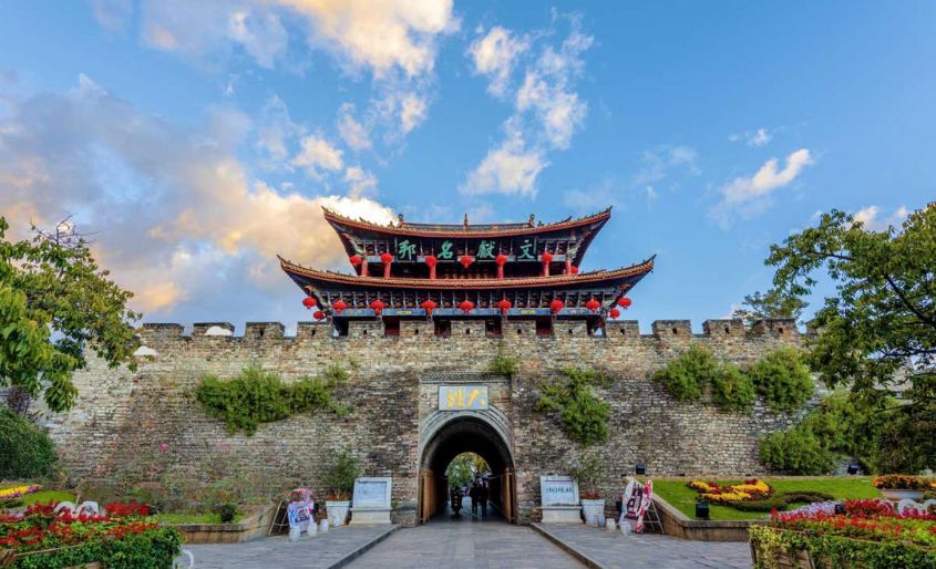 Du lịch Vân Nam: Hành trình chạm đến cổ trấn, núi tuyết và miền đất huyền thoại.