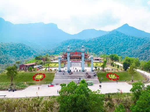 Du xuân đầu năm đi chùa ở Tây Yên Tử: Điểm hành hương thu hút du khách mỗi độ xuân về